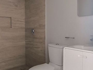 Depto. Exterior con balcón, 2 recámaras, en Colonia Roma, aceptamos créditos.
