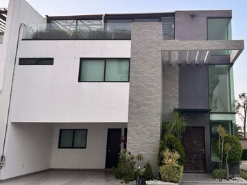 VENTA DE CASA EN LOMAS DE ANGELOPOLIS