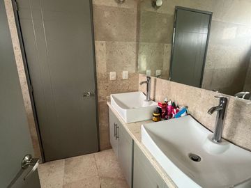 VENTA DE CASA EN LOMAS DE ANGELOPOLIS
