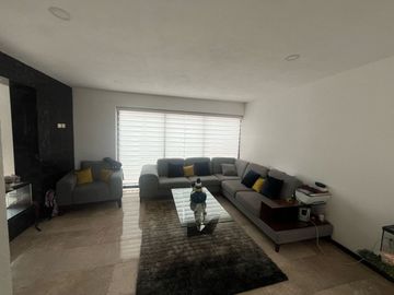 VENTA DE CASA EN LOMAS DE ANGELOPOLIS