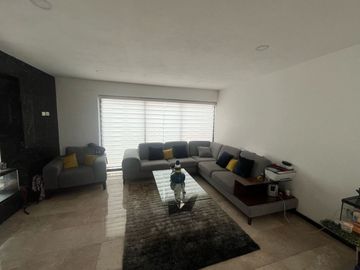 VENTA DE CASA EN LOMAS DE ANGELOPOLIS