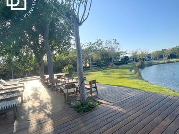 Terreno en venta dentro de Cabo Norte, Mérida con casa club premium