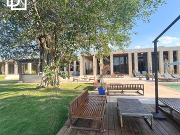 Terreno en venta dentro de Cabo Norte, Mérida con casa club premium