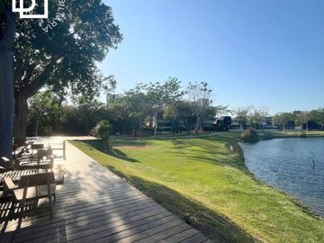 Terreno en venta dentro de Cabo Norte, Mérida con casa club premium
