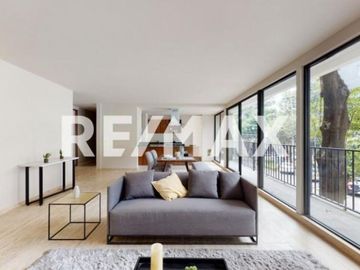 Departamento con terraza, balcón y 2 estacionamientos, en colonia Roma.
