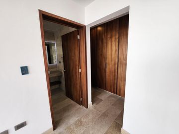 CASA EN VENTA EN LOMAS DE ANGELOPOLIS