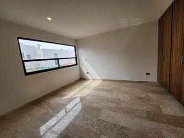 CASA EN VENTA EN LOMAS DE ANGELOPOLIS