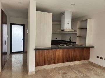CASA EN VENTA EN LOMAS DE ANGELOPOLIS