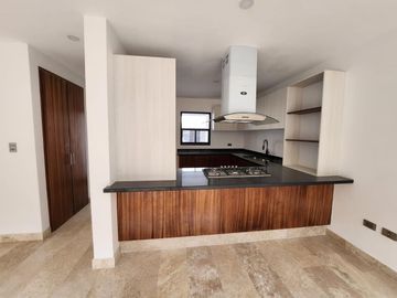 CASA EN VENTA EN LOMAS DE ANGELOPOLIS