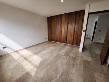 CASA EN VENTA EN LOMAS DE ANGELOPOLIS