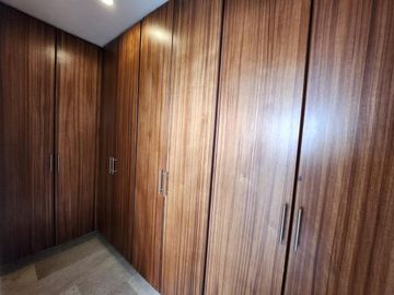 CASA EN VENTA EN LOMAS DE ANGELOPOLIS