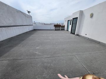 CASA EN VENTA EN LOMAS DE ANGELOPOLIS