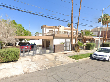 Casa en Colonia Nueva Mexicali Baja California. Remates Exclusivos, Tu nuevo hogar te espera.