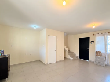 VENDO CASA EN FRACC. EL PARAISO, TLAJOMULCO CERCA AEROPUERTO GUADALAJARA