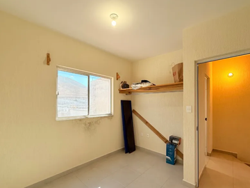 VENDO CASA EN FRACC. EL PARAISO, TLAJOMULCO CERCA AEROPUERTO GUADALAJARA