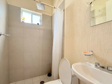 VENDO CASA EN FRACC. EL PARAISO, TLAJOMULCO CERCA AEROPUERTO GUADALAJARA