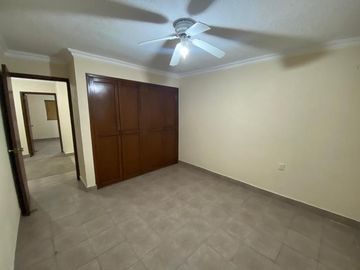 CASA EN VENTA, EN EL FRACCIONAMIENTO VILLA VERDE, EN CÓRDOBA VER.