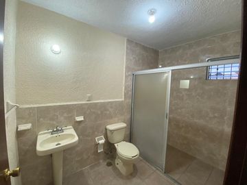 CASA EN VENTA, EN EL FRACCIONAMIENTO VILLA VERDE, EN CÓRDOBA VER.