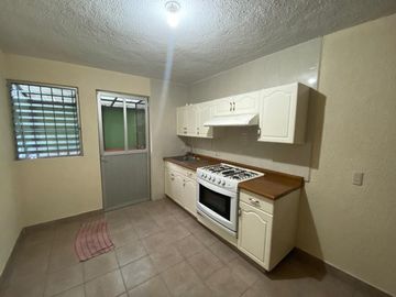 CASA EN VENTA, EN EL FRACCIONAMIENTO VILLA VERDE, EN CÓRDOBA VER.