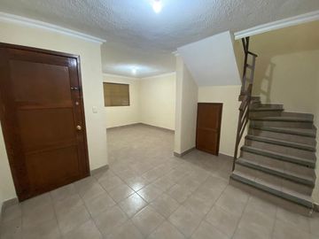 CASA EN VENTA, EN EL FRACCIONAMIENTO VILLA VERDE, EN CÓRDOBA VER.