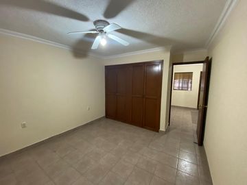 CASA EN VENTA, EN EL FRACCIONAMIENTO VILLA VERDE, EN CÓRDOBA VER.