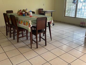 SE VENDE CASA