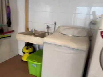 Casa con grandes espacios y súper ubicada