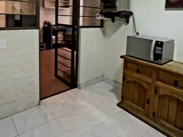 Casa con grandes espacios y súper ubicada