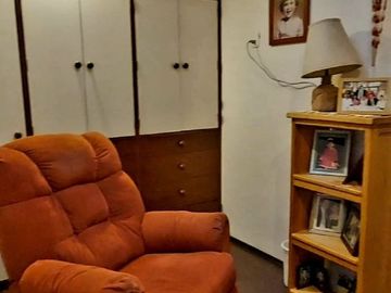 Casa con grandes espacios y súper ubicada