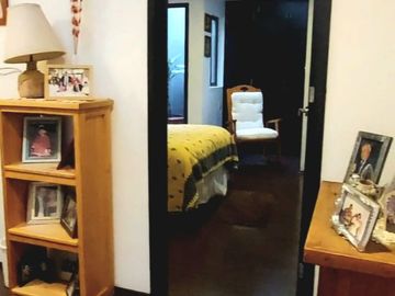 Casa con grandes espacios y súper ubicada