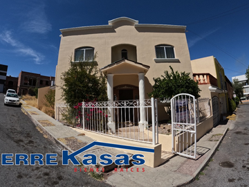 Casa en Venta en Guadalupe, en Fracc. Santa Berenice