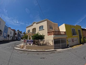 Casa en Venta en Guadalupe, en Fracc. Santa Berenice