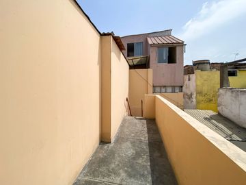 Vendo Duplex En Calle Las Violetas - Urb Los Jardines (Smp)
