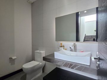 Casa en venta en fraccionamiento Valle Imperial