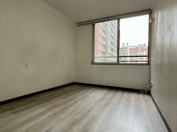 Se Vende Amplio 2d+estacion.+bodega. Metro Santa Isabel