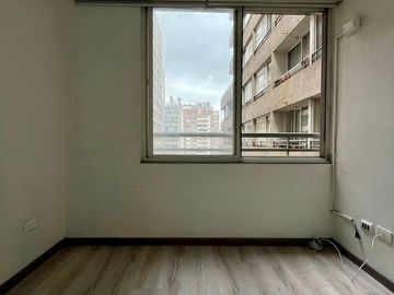 Se Vende Amplio 2d+estacion.+bodega. Metro Santa Isabel