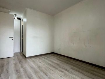 Se Vende Amplio 2d+estacion.+bodega. Metro Santa Isabel