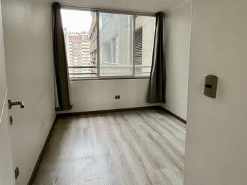 Se Vende Amplio 2d+estacion.+bodega. Metro Santa Isabel