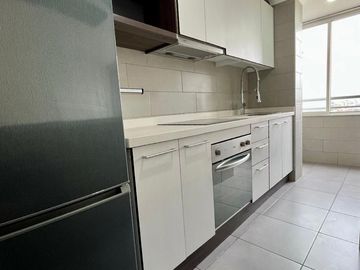 Se Vende Amplio 2d+estacion.+bodega. Metro Santa Isabel