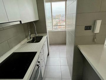 Se Vende Amplio 2d+estacion.+bodega. Metro Santa Isabel