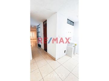 Venta De Departamento En 3Er Piso En El Agustino