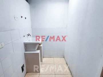 Venta De Departamento En 3Er Piso En El Agustino