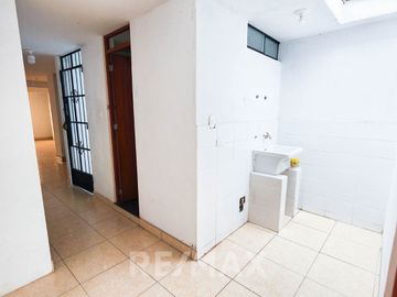 Venta De Departamento En 3Er Piso En El Agustino