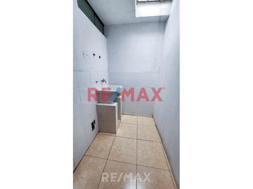 Venta De Departamento En 3Er Piso En El Agustino