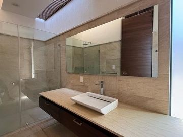 Bonita casa en venta en Altozano club de Golf zona plana