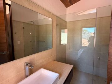 Bonita casa en venta en Altozano club de Golf zona plana