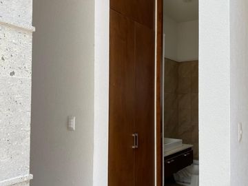 Bonita casa en venta en Altozano club de Golf zona plana