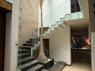 Bonita casa en venta en Altozano club de Golf zona plana