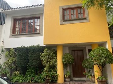 Venta casa en condominio en Av Toluca