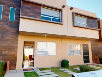 VENDO CASA EN FRACC. VILLAS DEL FRESNO, CUAUTITLAN CERCA AEROPUERTO